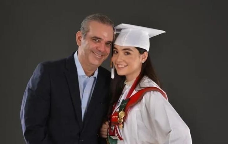 Abinader viajó EU a graduación su hija Adriana, regresa este sábado