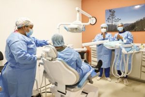 SNS deja en funcionamiento la primera Unidad de Implantología
