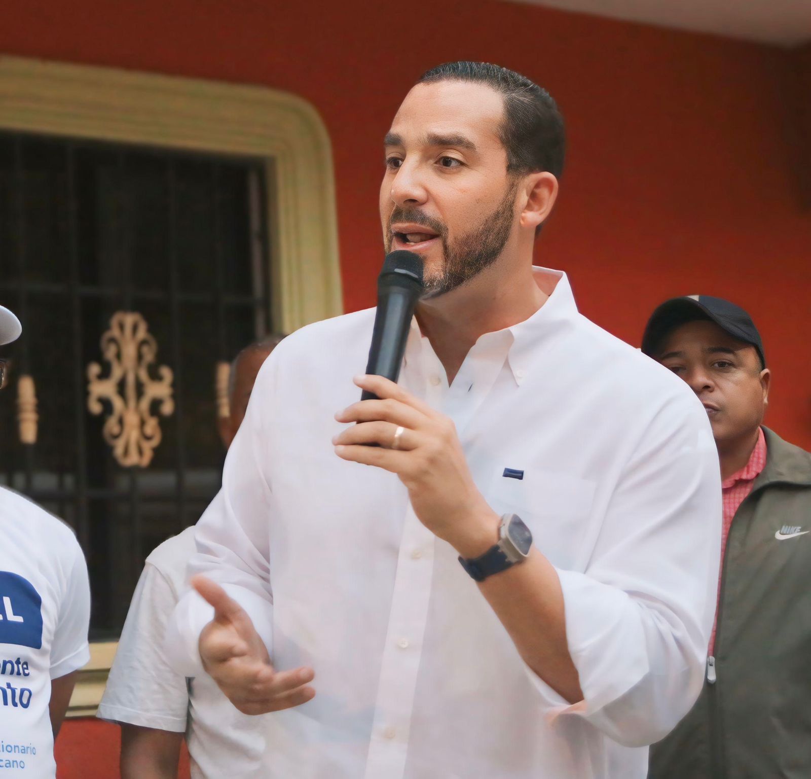 Joel Díaz solicita a Educación investigar denuncias de alumnos imagen