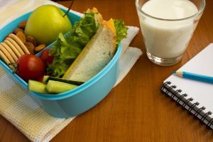 Mantener una dieta saludable que incorpore el consumo de lácteos