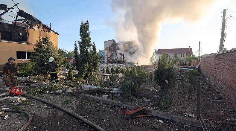 Rusia redobla ataques a Ucrania; lanza 120 bombardeos en Járkov