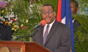 El nuevo Primer Ministro de Haití promete enfrentar la grave crisis