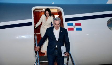 Presidente dominicano y esposa irán a Roma al funeral del papa