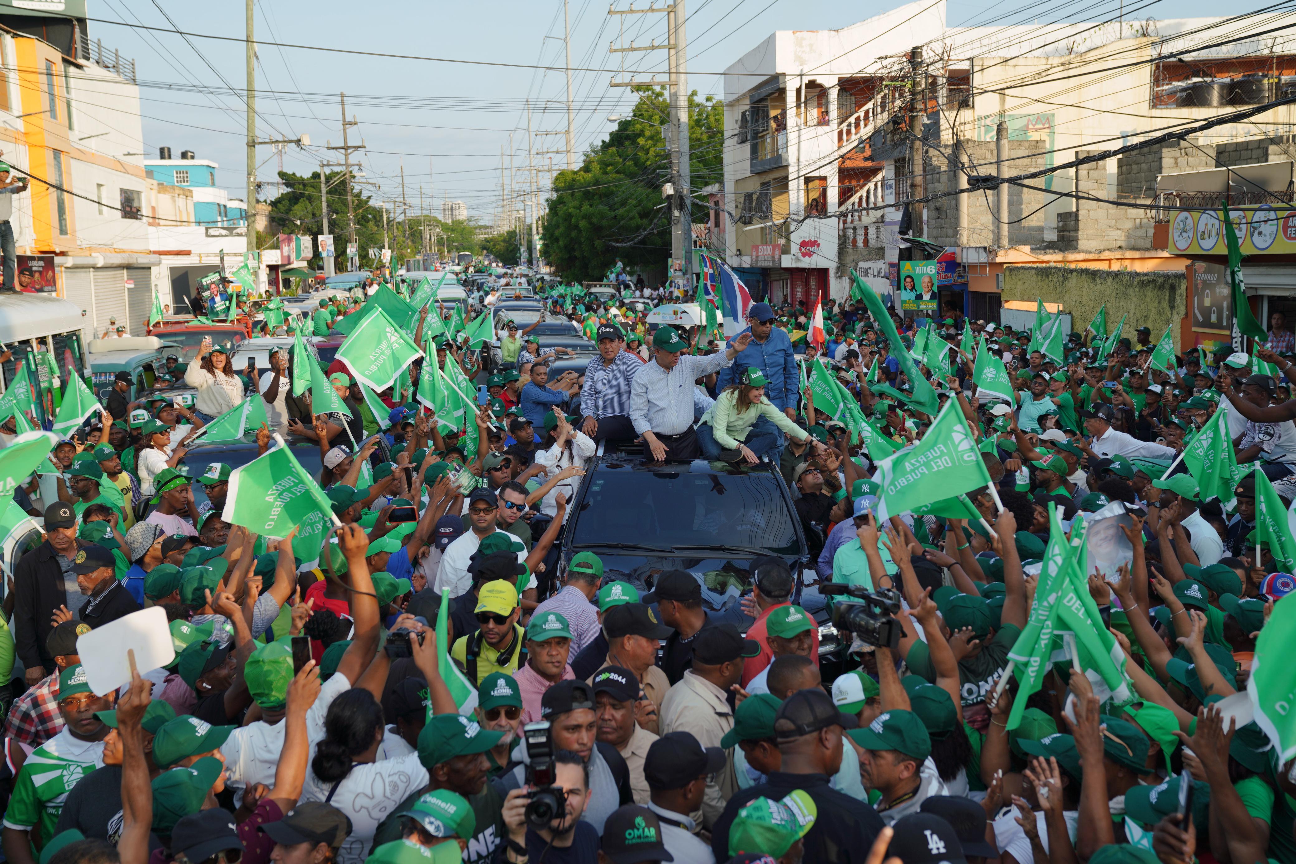 Leonel pide a los electores pensar si están «mejor o peor que antes» imagen