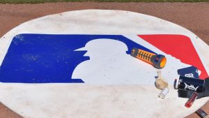 MLB ve poco probable usar árbitros robot en home en el 2025