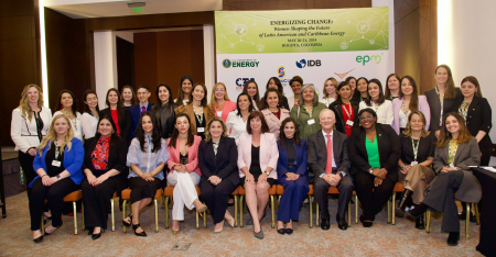 Funcionarias EGEHID participan en Colombia en foro energía 