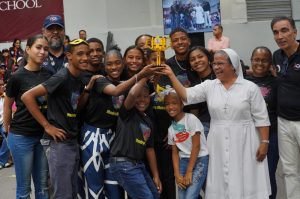 Estudiantes Centro Madre Mazzarello triunfan en 
competencia de robótica