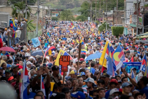 VENEZUELA: Se acelera carrera presidencial a 2 meses comicios