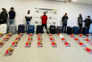 Detienen 5 dominicanos con 215 kilos cocaína en terminal Bogotá