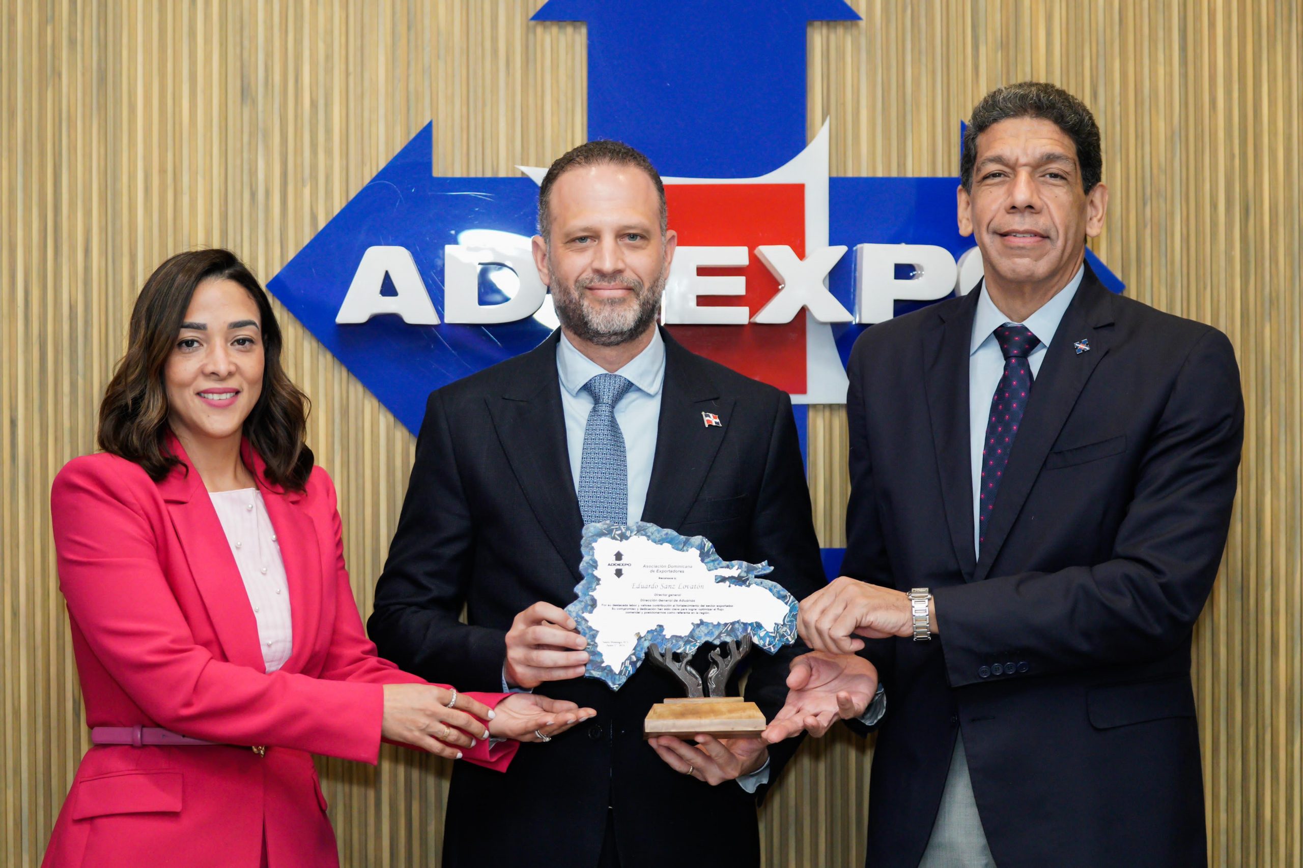 ADOEXPO reconoce labor Sanz Lovatón en Dirección Aduanas imagen