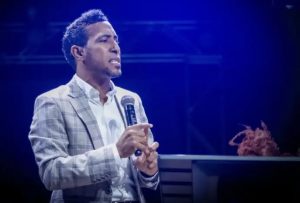 Presentan otras acusaciones contra pastor por “pederastia”