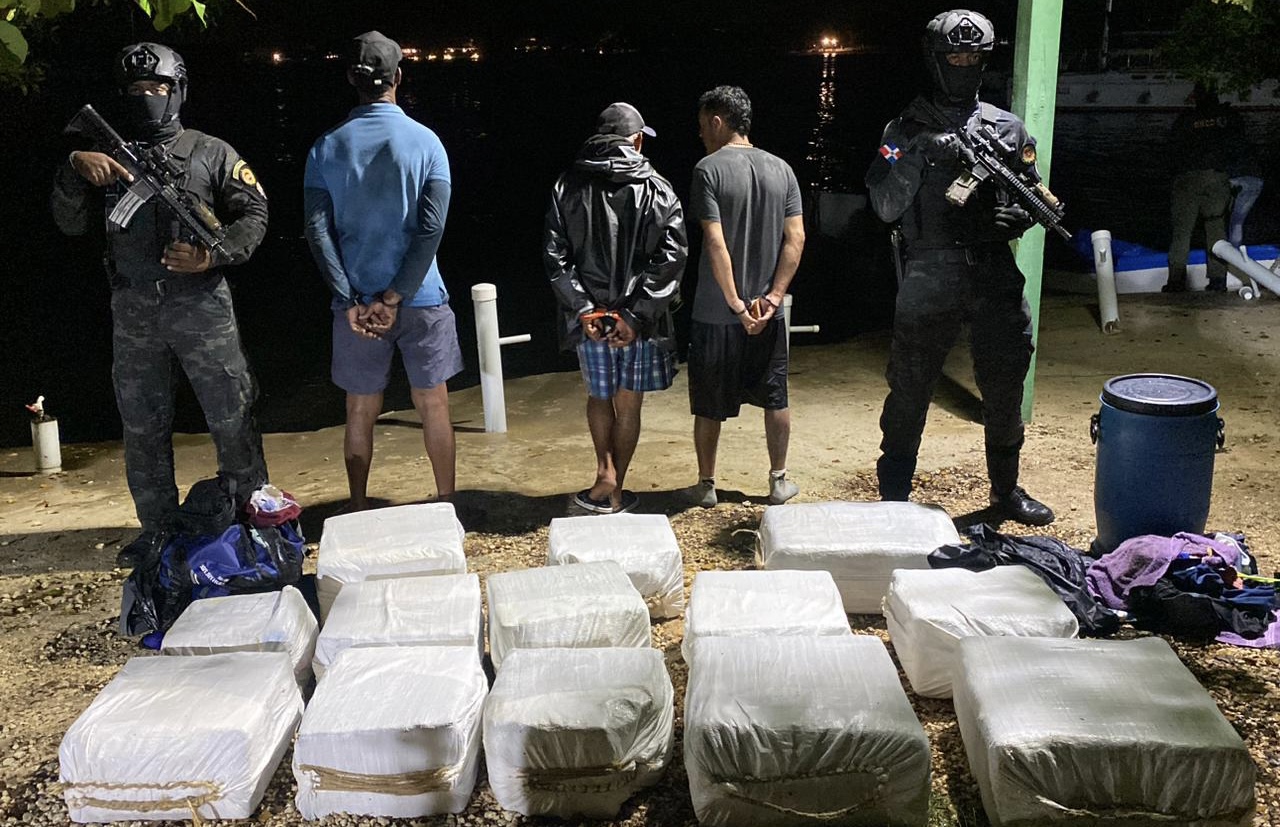 Ocupan 322 paquetes cocaína y marihuana; detienen 3 hombres | AlMomento.net  - Noticias de República Dominicana al instante!