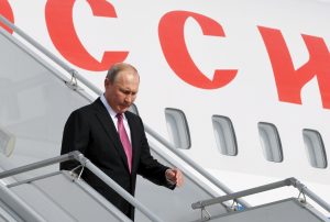 Putin aterriza en capital Vietnam tras parada en Corea del Norte