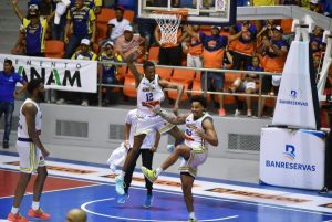 Metros de Santiago vencen a los Marineros de PP en la LNB 2024