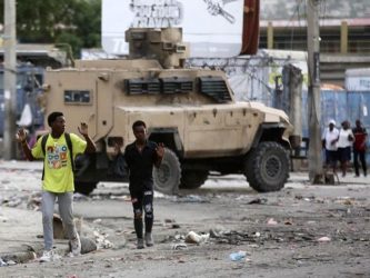 EEUU envía blindados a Haití; pandillas planean destruirlos