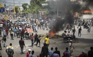 HAITI: Ataque de banda deja 10 muertos, 12 casas incendidadas