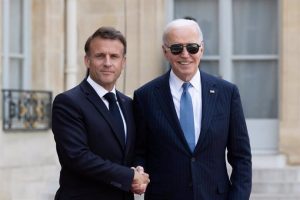 FRANCIA: Macron y Biden reiteran su compromiso con Ucrania