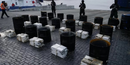 Ocupan 371 paquetes cocaína en tanques llenos miel de abeja Ocupan 371 paquetes cocaína en tanques llenos miel de abeja