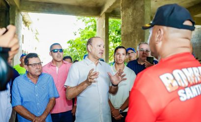SANTIAGO: Alcalde anuncia terminará edificio Bomberos SANTIAGO: Alcalde anuncia terminará edificio Bomberos