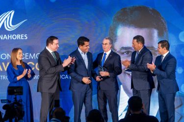 Bancos Popular, BHD y Reserva reconocen ministro de Turismo Bancos Popular, BHD y Reserva reconocen ministro de Turismo