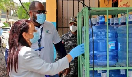 Anuncian medidas contra los que expongan botellones agua al sol Anuncian medidas contra los que expongan botellones agua al sol