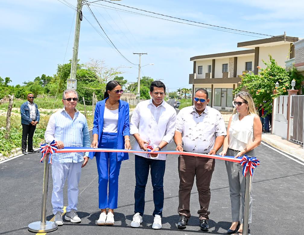 Turismo inicia reconstrucción de calles en San Felipe Puerto Plata imagen