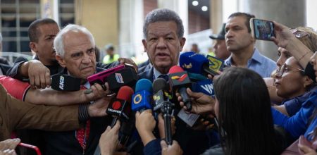 Leonel pide transparencia en conteo de votos en Venezuela
