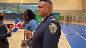 NUEVA YORK: Celebran ascenso de policías de origen dominicano