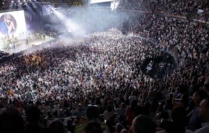ESPAÑA: Juan Luis Guerra atrae más 10.000 personas en Coruña