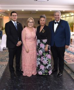 Juramentan nueva directiva del Rotary Santo Domingo Mirador