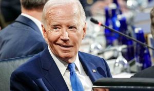 Biden conmuta penas a 2.500 presos condenados por drogas