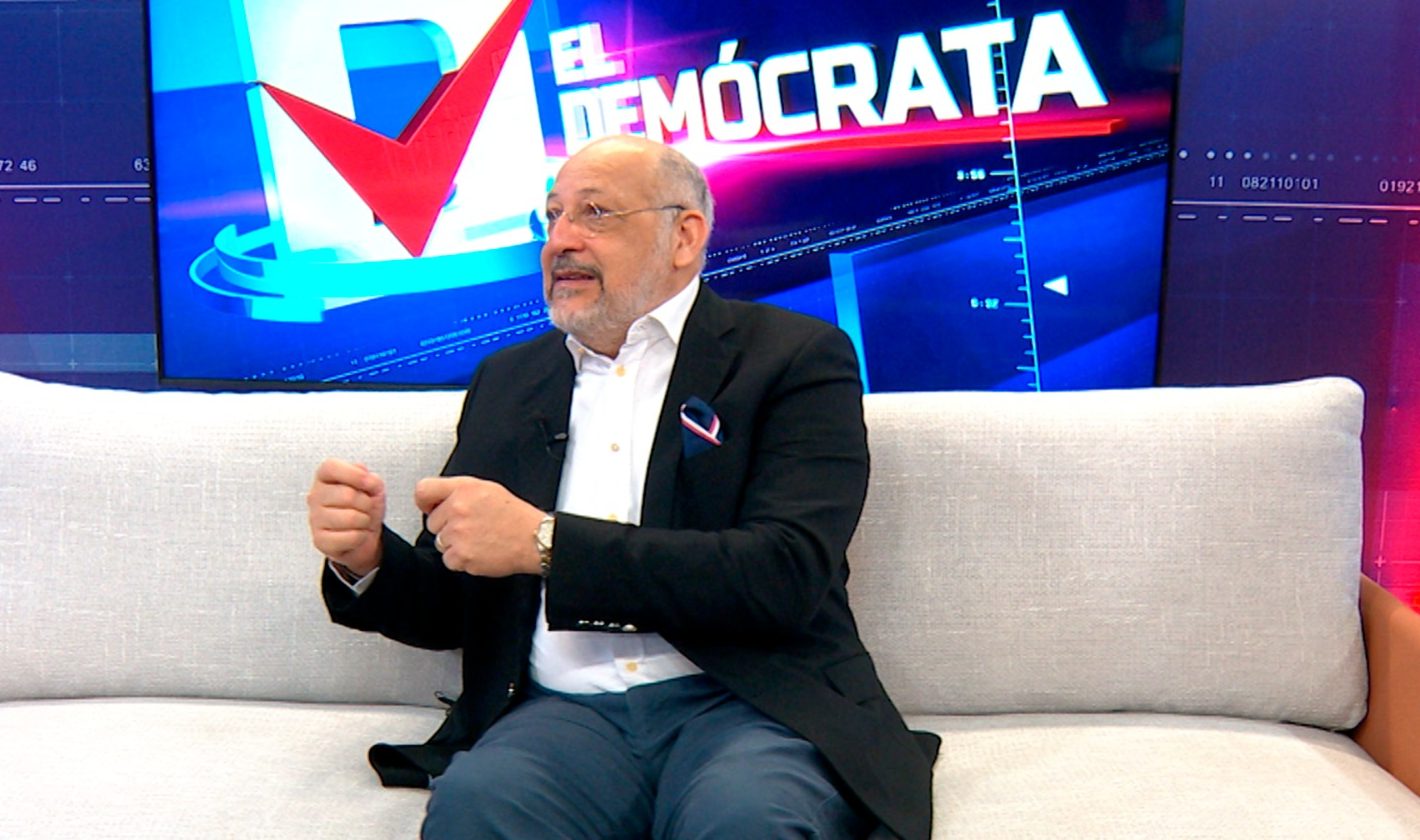 Politólogo: Menos legisladores y eliminar diputados de ultramar imagen