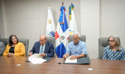 Capacitarán en RD a estudiantes
de secundaria para industria 4.0 Capacitarán en RD a estudiantes
de secundaria para industria 4.0