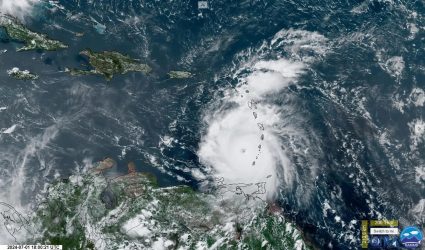 Beryl se dirige a Jamaica como huracán de la mayor categoría