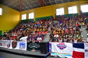 Más de 600 niños participan en el torneo de minibasket Seaboard