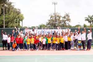 Unos 100 niños participan en el Campamento de Verano Chispas