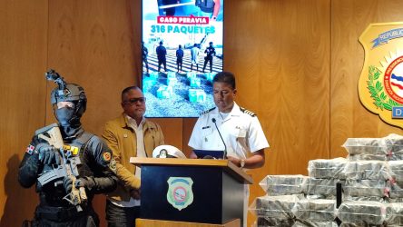 Autoridades se incautan de 316 paquetes de cocaína en Peravia