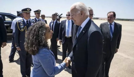 ESPAÑA: Embajadora de origen dominicano dice ama a Joe Biden