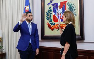 Vicepresidenta Raquel Peña juramenta nuevos funcionarios