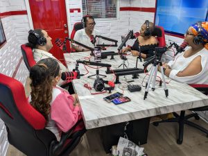 NY: Empresario dominicano encabeza relanzamiento La Mía Radio