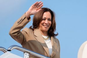 EEUU: Harris recauda US$310 MM en julio, más del doble que Trump