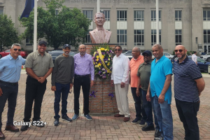 PATERSON: Depositan ofrenda floral por 115 aniversario natalicio Bosch