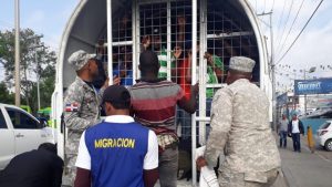 Detienen a 56 indocumentados haitianos en Barahona y Romana