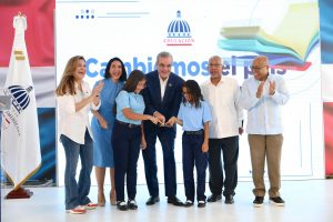 Abinader convoca a  pacto por calidad educación dominicana