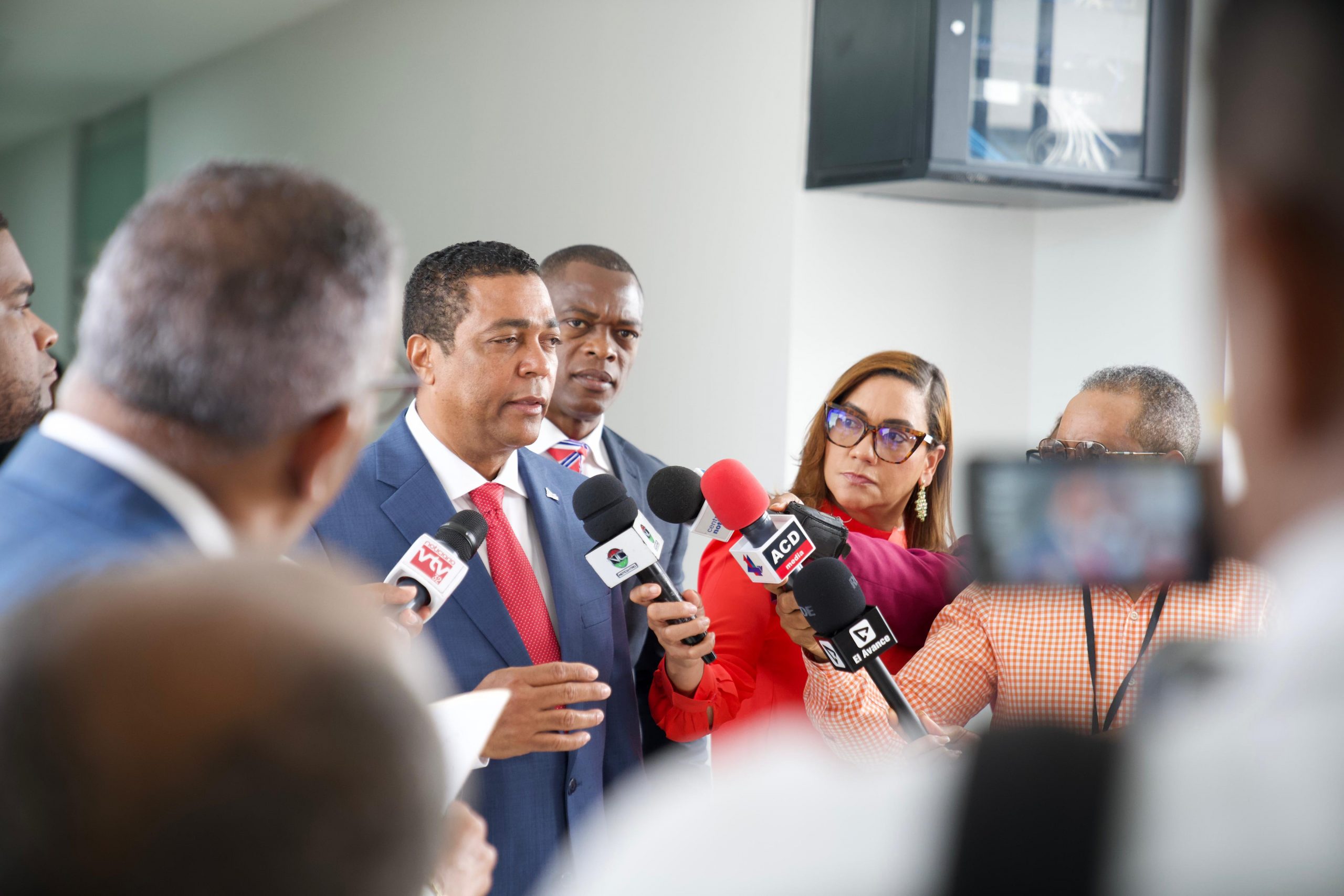 D’Aza apoya liderazgo local, a la Liga Municipal y a Luis Abinader imagen