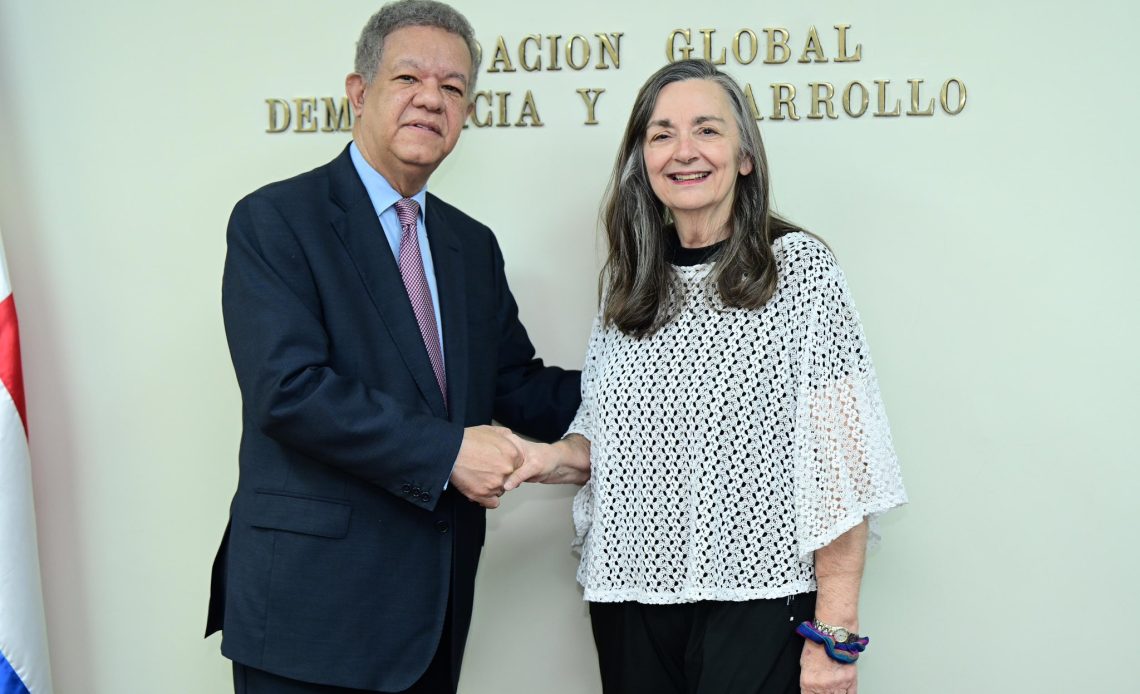 Leonel se reúne con miembros Centro Carter, ONU y de la UE imagen