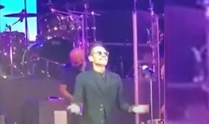 Marc Anthony contagia de alegría Santo Domingo con estilo único