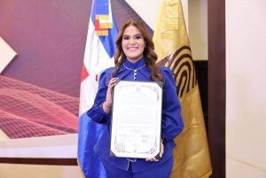 Michelle Ortiz es electa la vocera de los diputados del PARLACEN