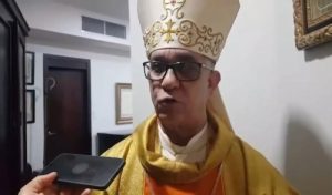 Arzobispo «sueña» presidentes no usen Carta Magna para reelegirse Arzobispo «sueña» presidentes no usen Carta Magna para reelegirse