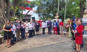 Puerto Rico: Consulado e INDEX depositan ofrendas florales